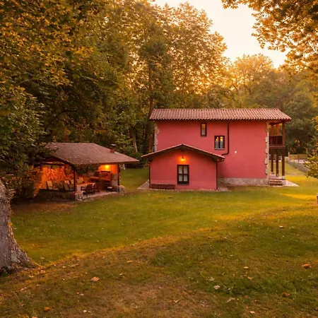 Llanes Con Piscina Y Jardin - Ardillas Holiday home Cardoso